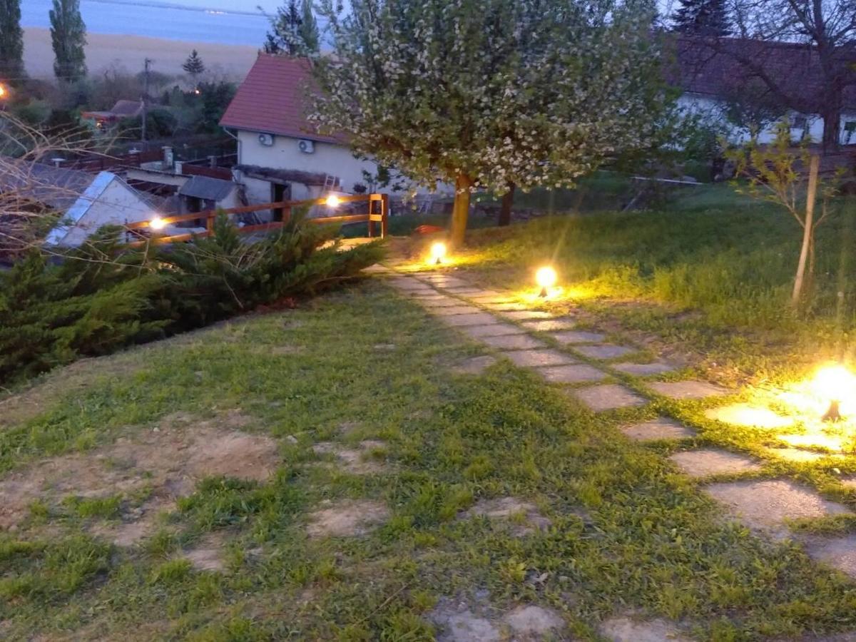 Szigligeti Panorama Apartmanhaz Exteriér fotografie
