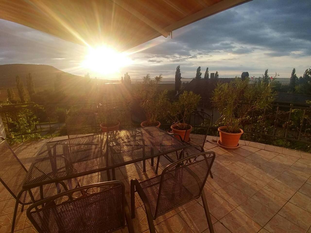 Szigligeti Panorama Apartmanhaz Exteriér fotografie